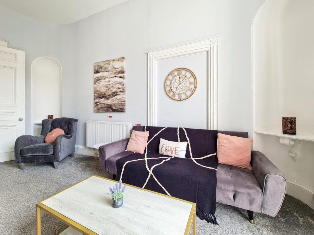Margaret'S Terrace By Fortuna Property Cheltenham Eksteriør billede