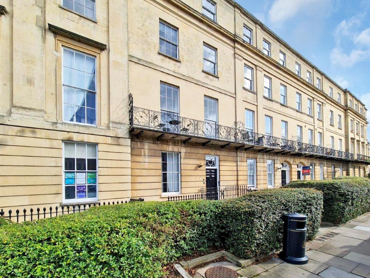 Margaret'S Terrace By Fortuna Property Cheltenham Eksteriør billede